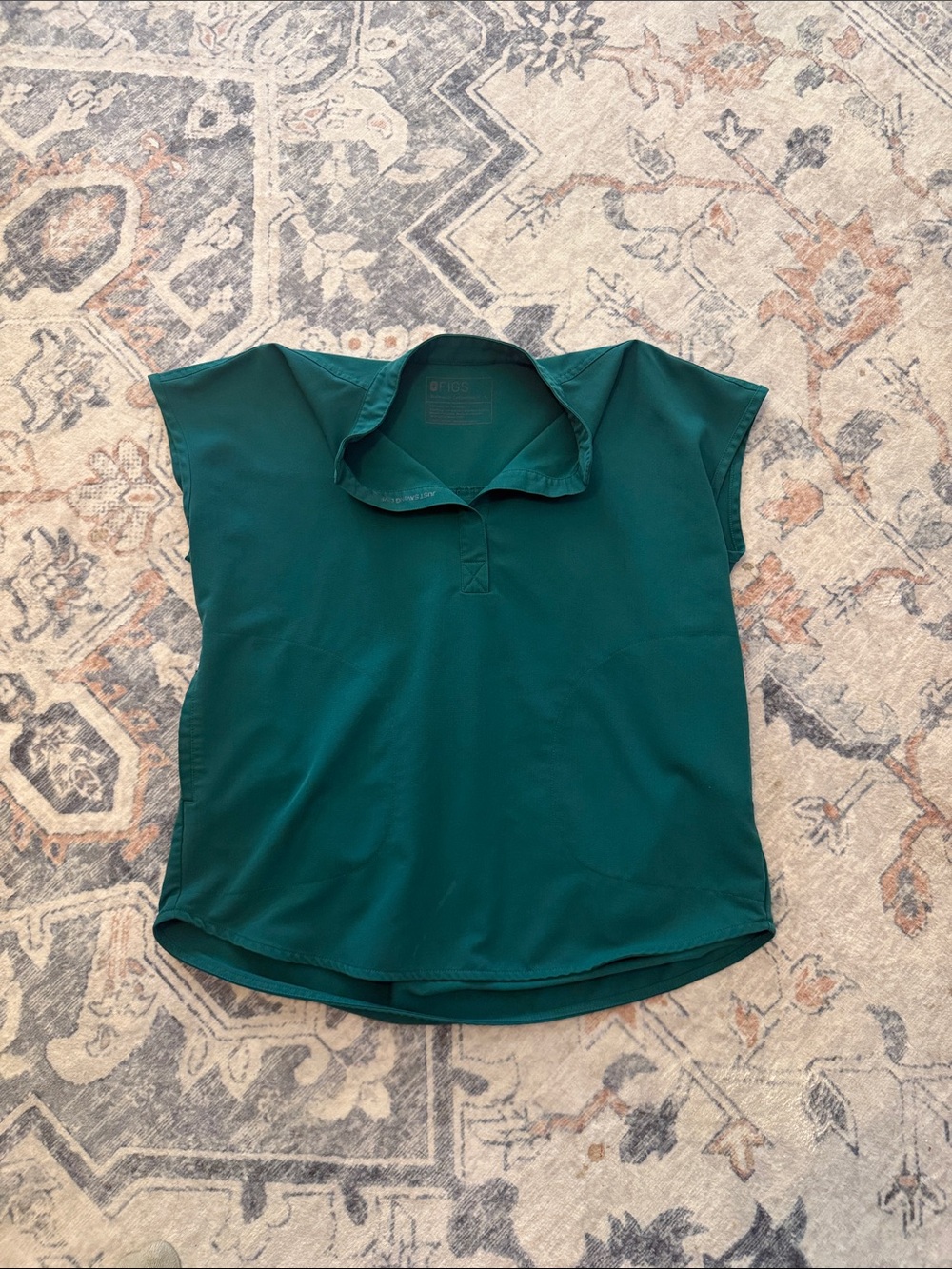 FIGS Size Small Hunter Green Scrub Top